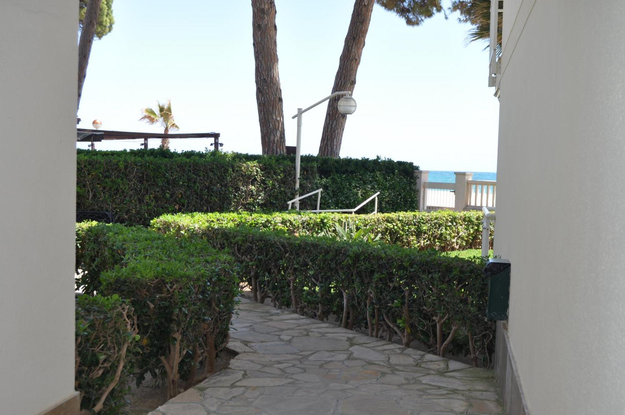 Primera Linea De Mar En Cambrils Exterior foto